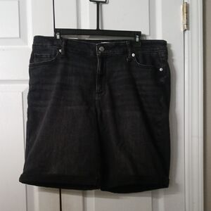 Sonoma Mid Rise bermuda black shorts  Sz 18 NWOT